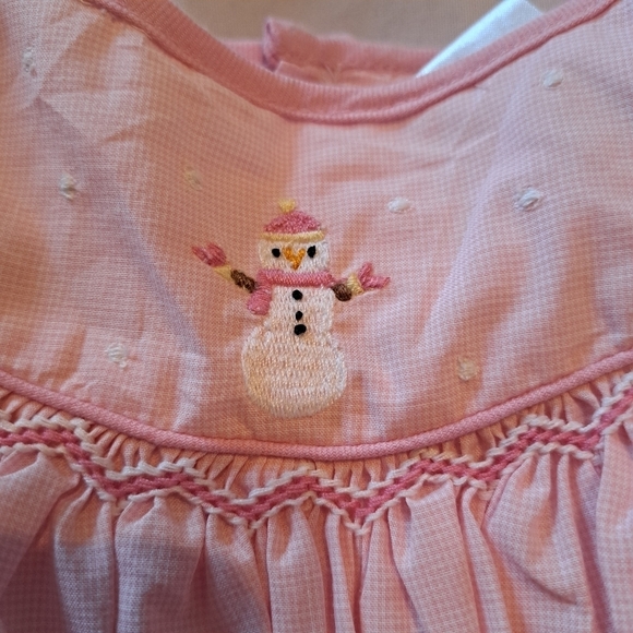 Petit Pomme girls size 24 months pink snowman bubble holiday romper, smocked - Picture 2 of 8